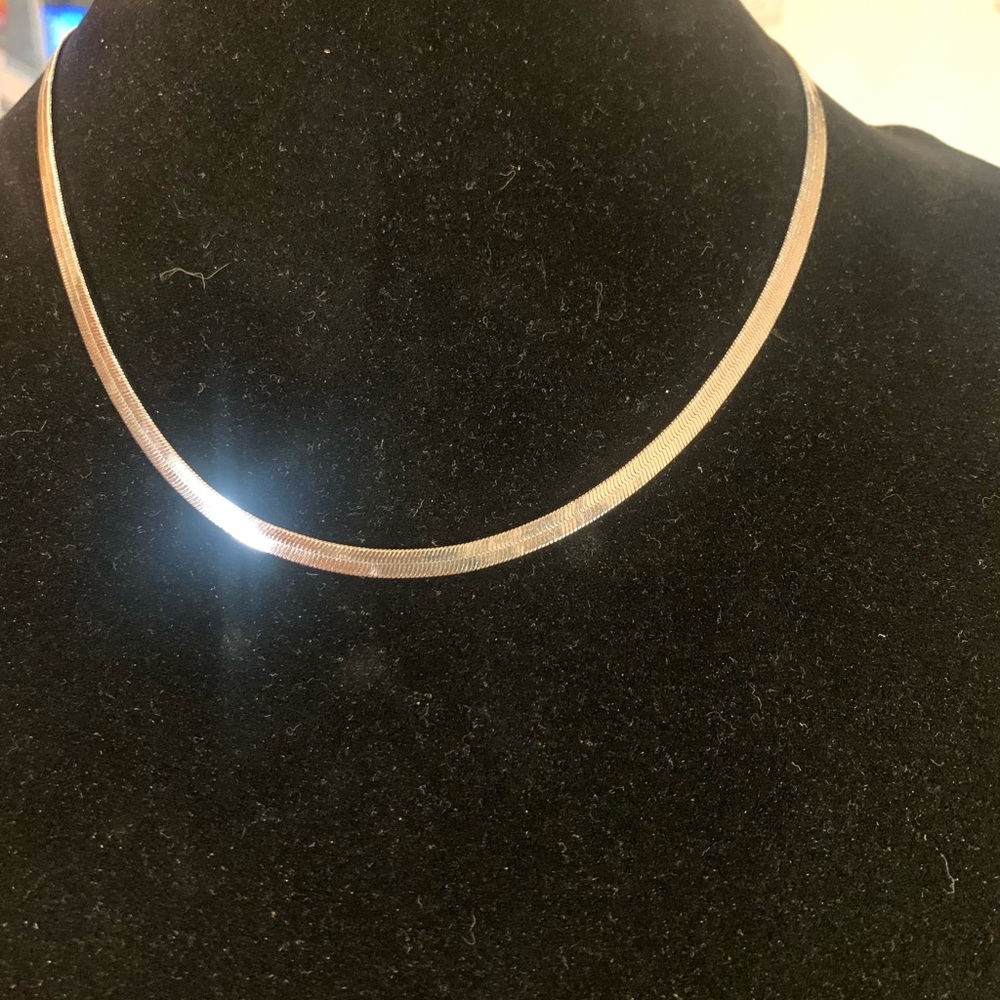 Elegant Silver Necklace